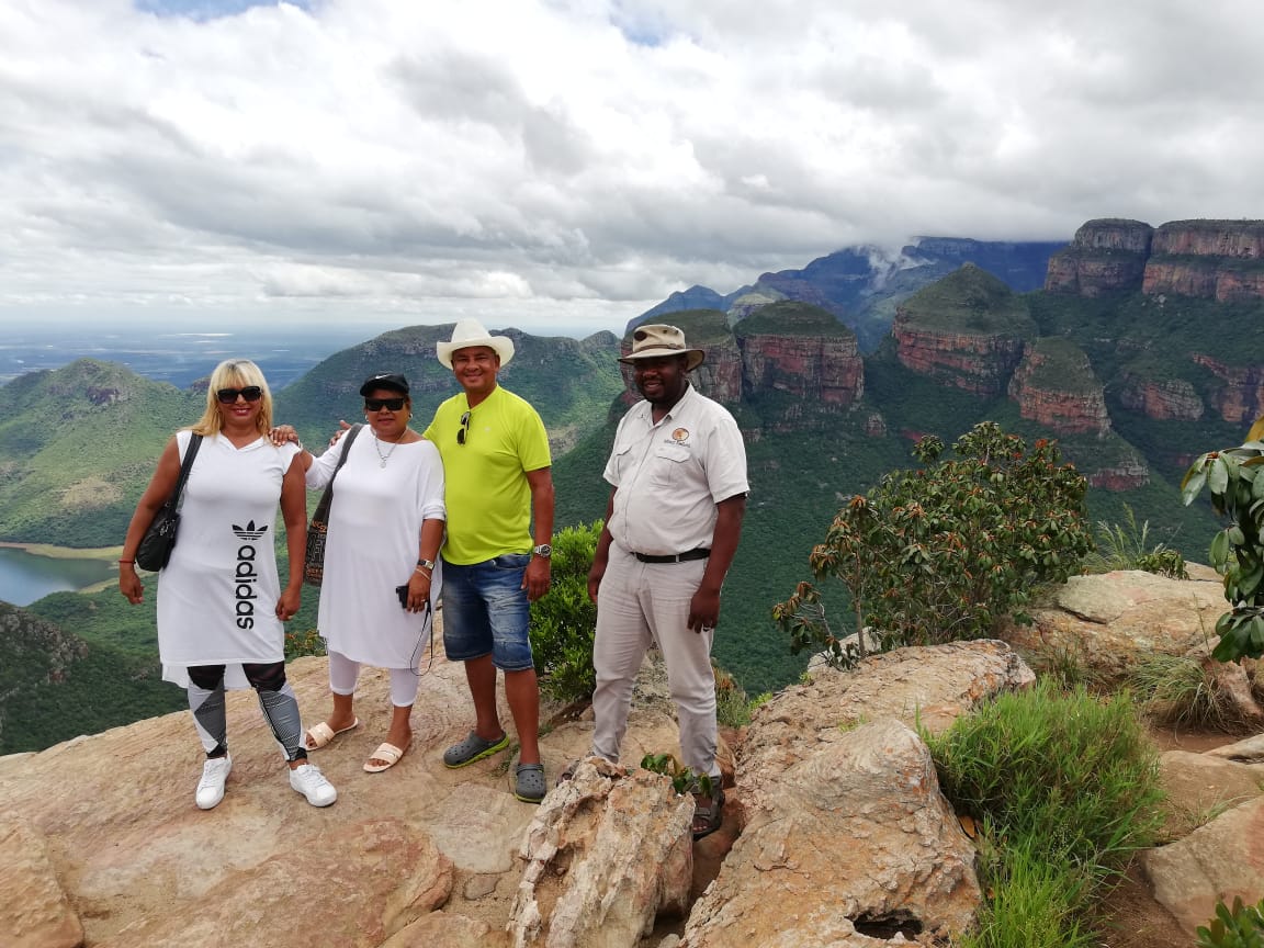 Guests and their guide overlooking the Blyde River Canyon